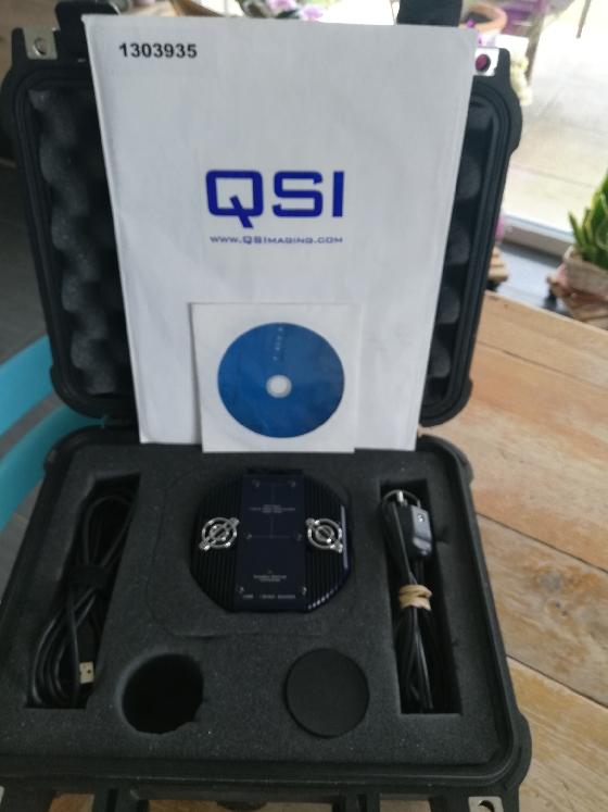 Caméra QSI 583 WSG et accessoires