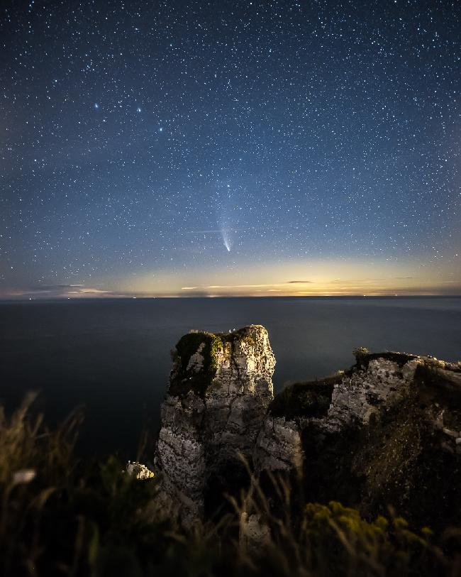 Comète Neowise à Etretat