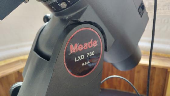 Monture équatoriale lourde Meade LXD 750