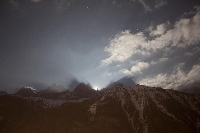 lever de lune sur aiguilles