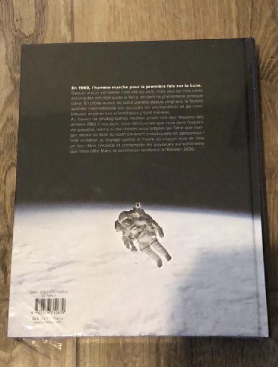 Livre « vivre dans l’espace »