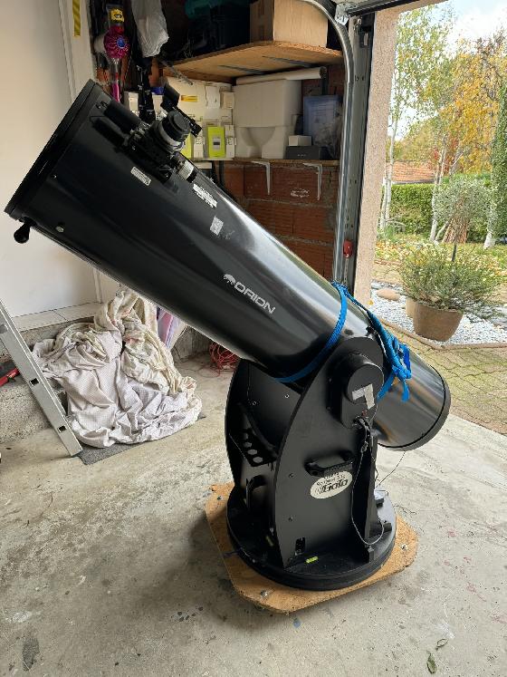 Télescope Dobson Orion 305/1500 SkyQuest XT12 Goto + malette occulaires  et caméra