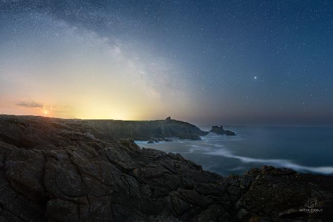 Lever de Lune et de Voie Lactée au dessus de Quiberon