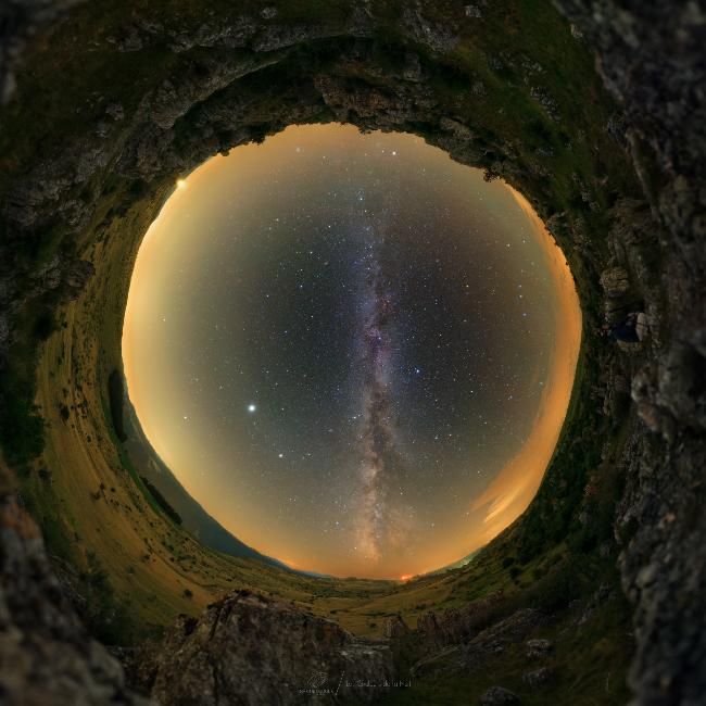 La Voûte Céleste à 360° au Chaos De Nîmes Le Vieux