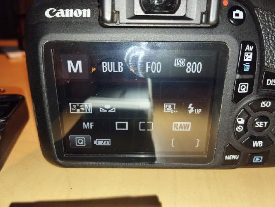 Canon eos 2000D + accessoires