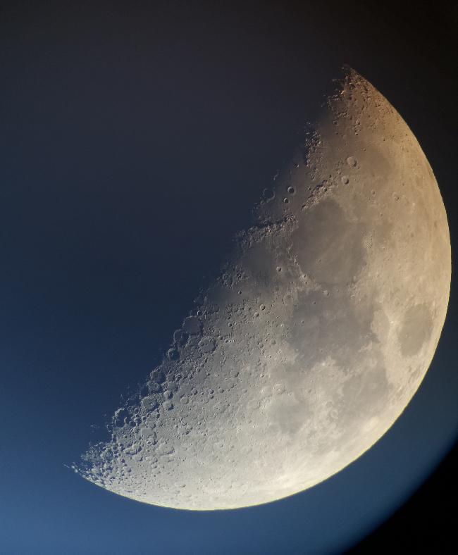 Lune ascendante, 12 février 2019 à 18h03