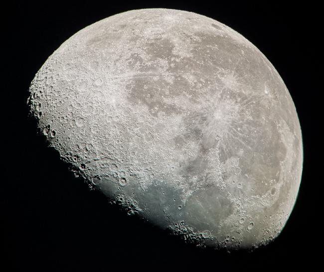 Lune gibbeuse du 24 février 2019 à 4h06