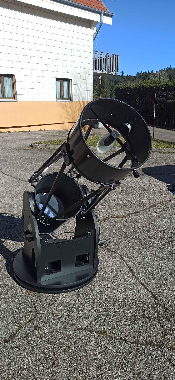 Télescope Dobson Orion 356/1650 SkyQuest 14 Goto pour 3100 euros à débattre (valeur neuve : 3730 euros)