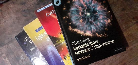 4 Livres d'astronomie, photometrie et analyse