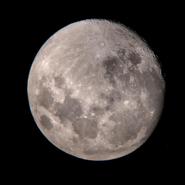 Lune à main levée