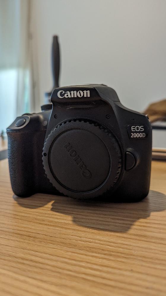 Canon EOS 2000D