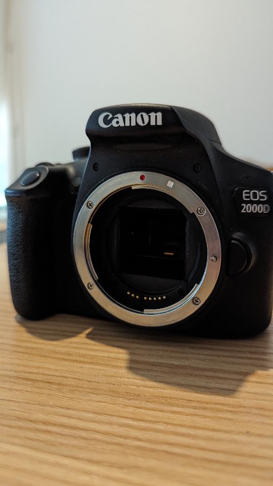 Canon EOS 2000D