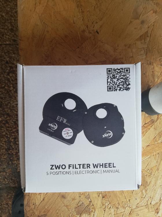 Roue à filtres motorisée ZWO efw mini à 5 positions