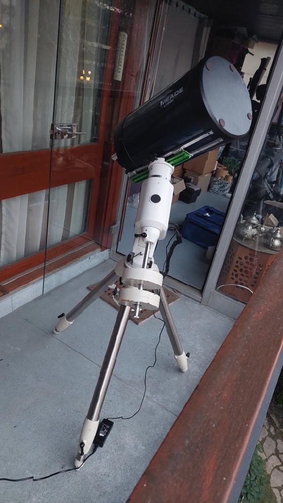 Telescope MEADE LX200 & EQ-6 PRO GOTO.