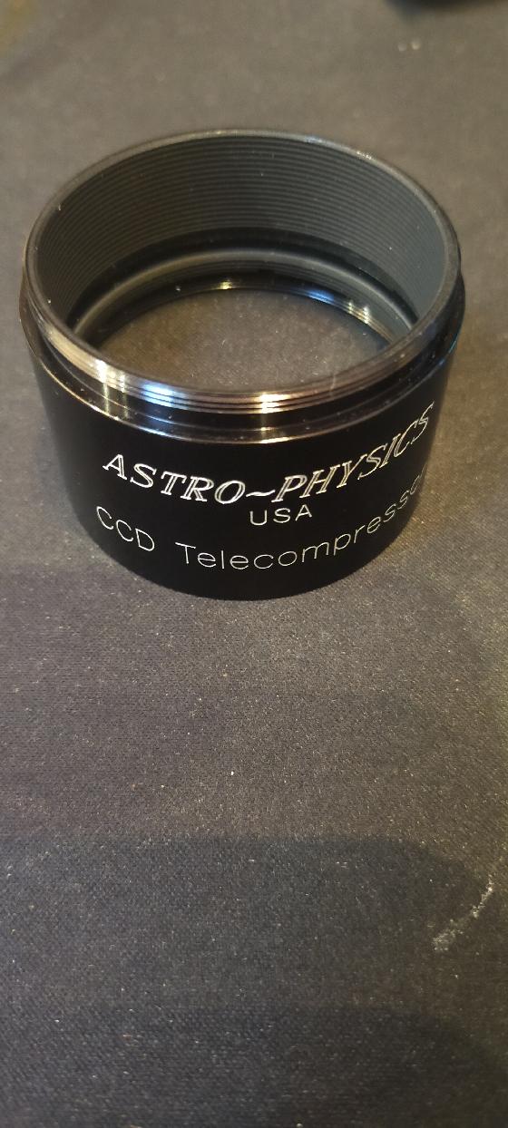 Vend rédeucteur de focale CCD 0.67 Astrophysics