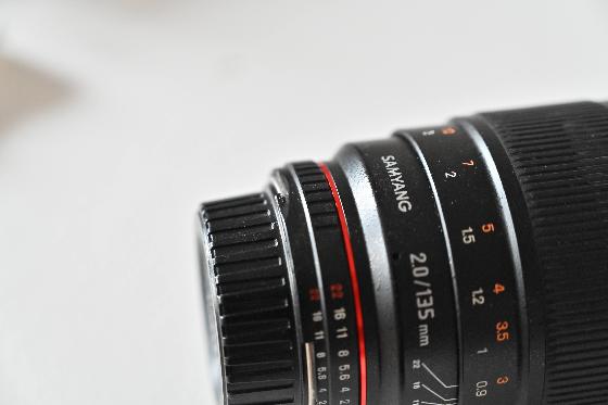 Samyang 135mm f2 ED UMC + support Astrokraken