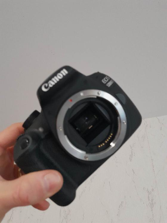 CANON EOS 1200D