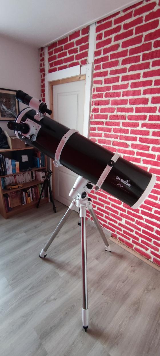 Télescope Sky-watcher 200x1000 + monture NEQ5