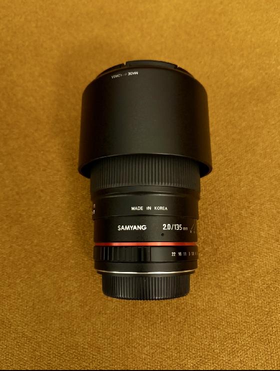 SAMYANG 135mm f2 CANON NEUF 