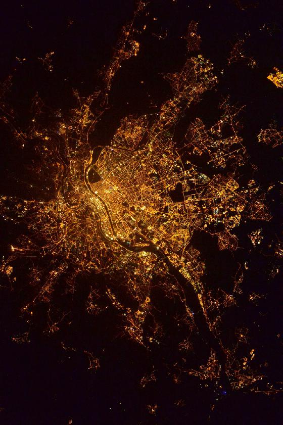 Lyon by night depuis la station ISS