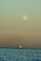 Levée de lune sur la mer