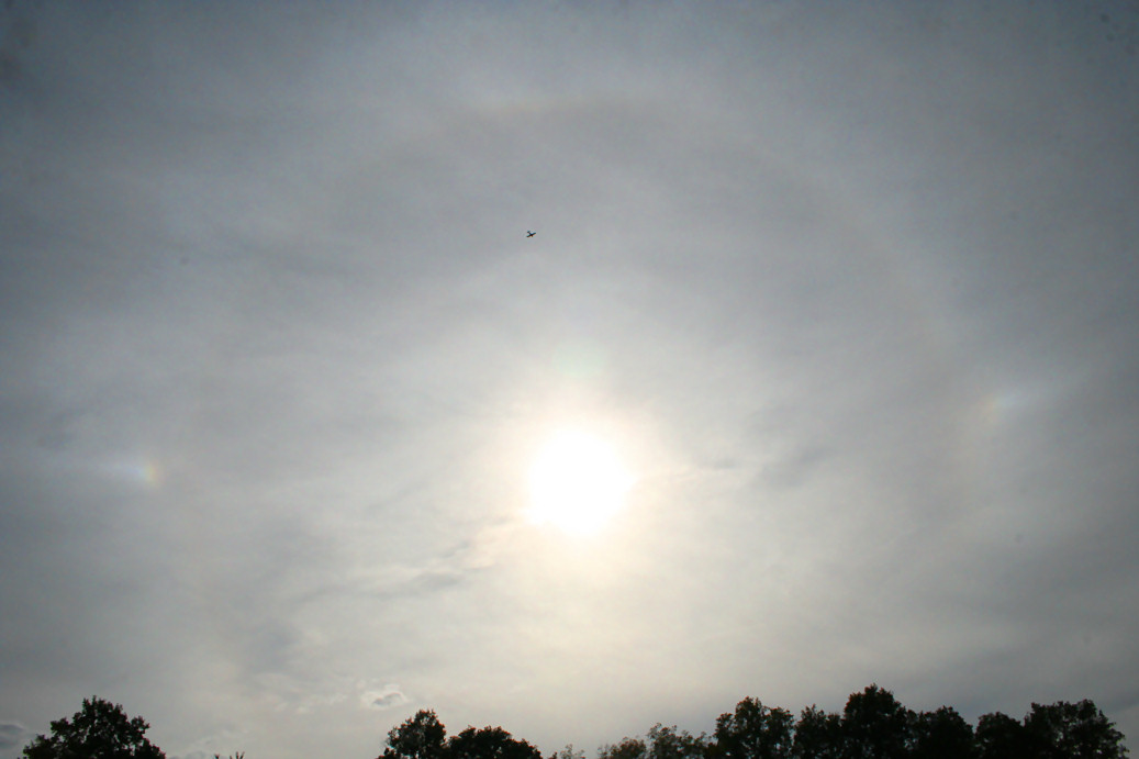 16oct2005_Soleil_halo_avion.jpg