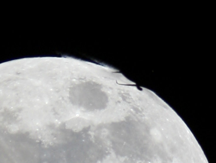 2008_03_19_Lune2_avion.jpg