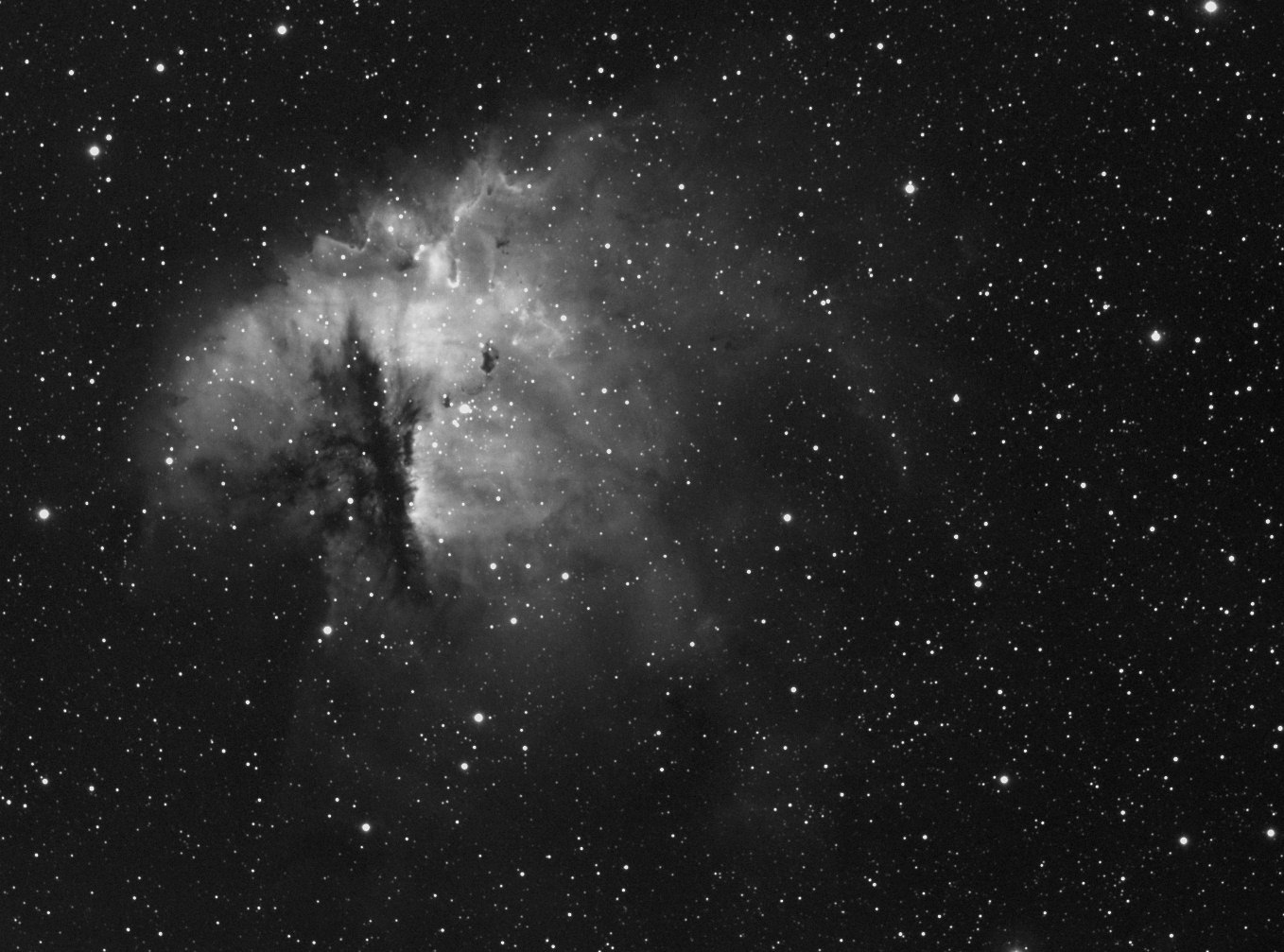 20090805_ngc281_24im_600s_ha2.jpg