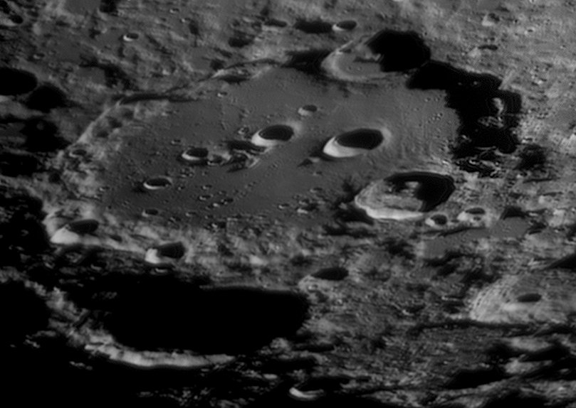 2010_04_23_Lune_Clavius_2c_red.jpg