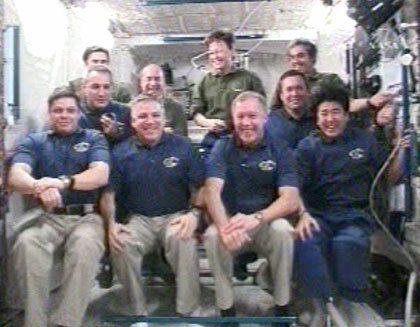 216771main_exp16-sts123crews.jpg