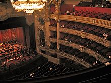 220px-Salle_Opera_Garnier.jpg