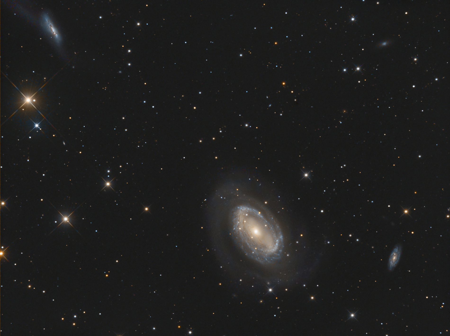 278610Ngc4725V31920.jpg