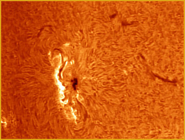 28avril2007_soleil_Halpha_maxscope40mm_barlow.jpg