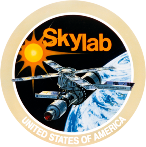 290px-Skylab_Program_Patch.png