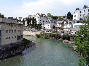 300px-Lourdes_gave_de_pau_1.jpg