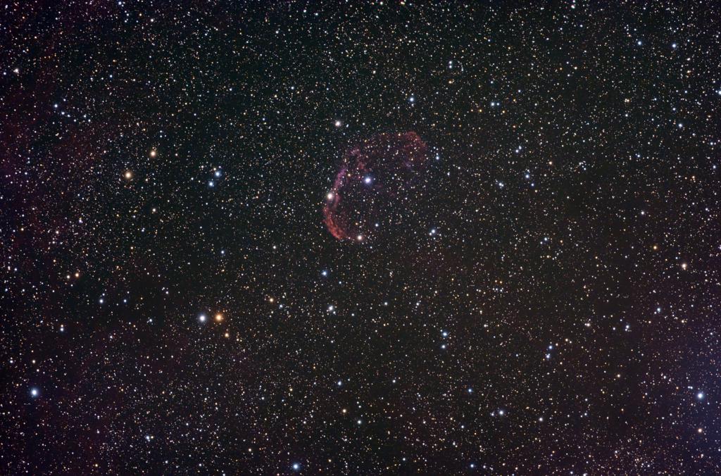 32176NGC_6888_The_Crescent_Nebula_66X300s_5h29m25s_DSS.jpg