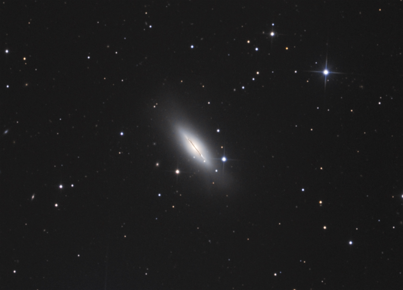 386203NGC5866webcrop1400pix.jpg