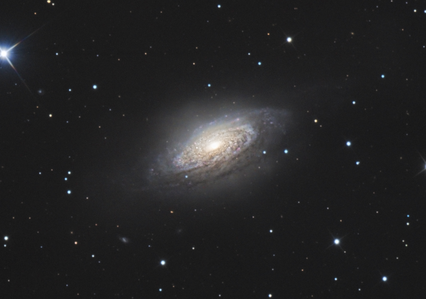 398188NGC3521webcrop.jpg