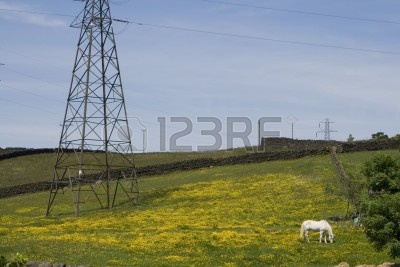 4227523-paysage-d-39-ete-dans-le-west-yorkshire-avec-des-pylones-et-le-vert-des-champs.jpg