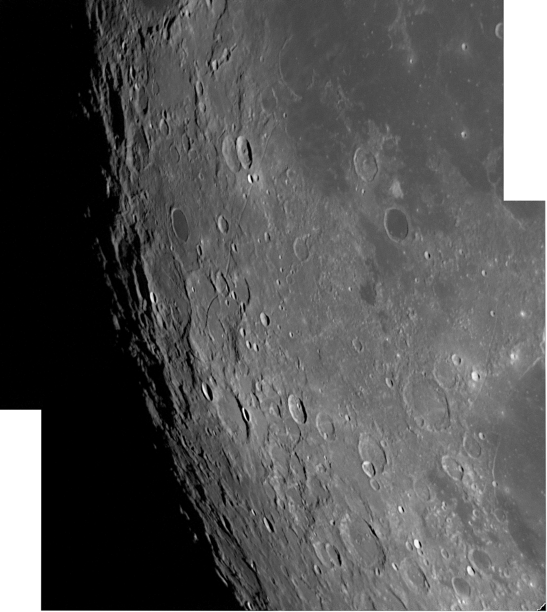 482492Moon202738021117ASF300lapl5ap216stitch.jpg