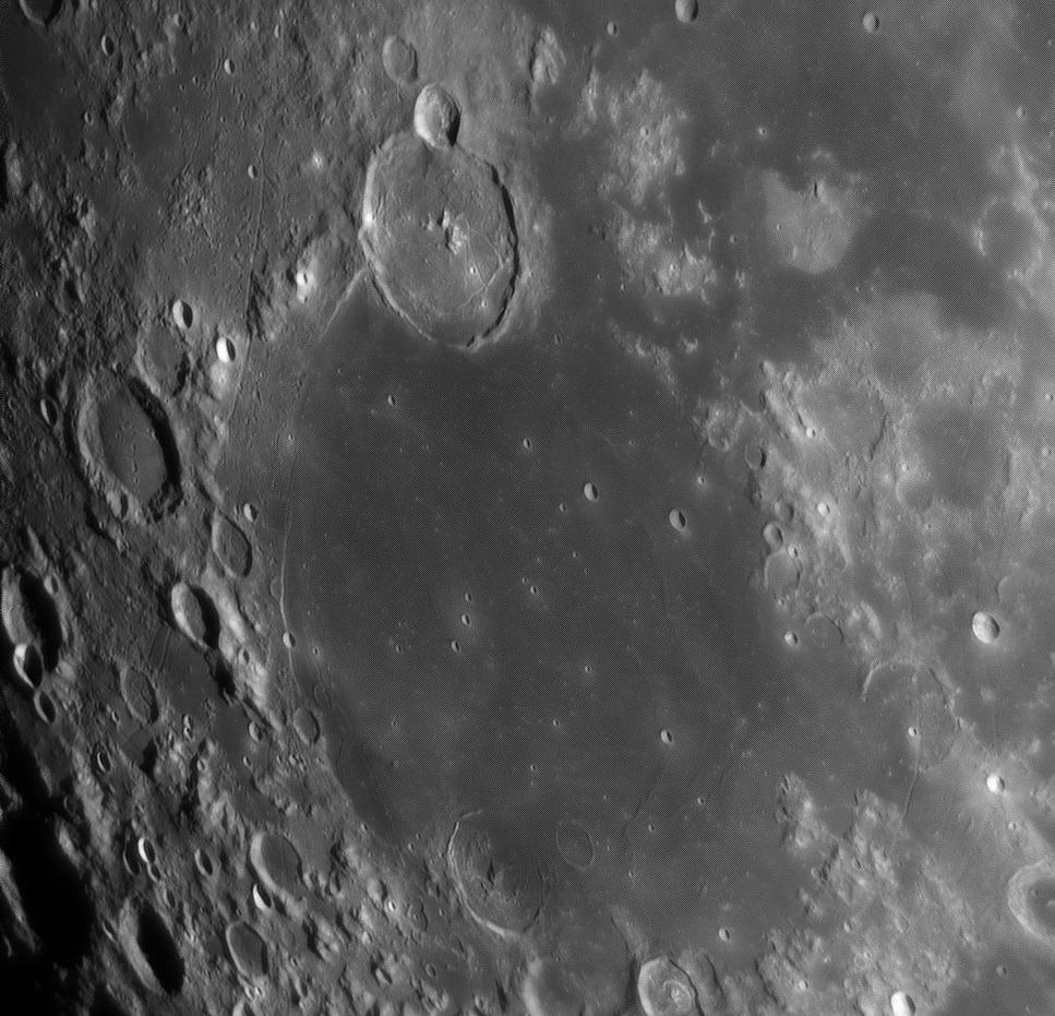 5a3a641ae0064_Moon_080417_ZWOASI120MM_Gain58_Exposure1(2).jpg.3b0ac6530d271d4a1469402d15c013fe.jpg