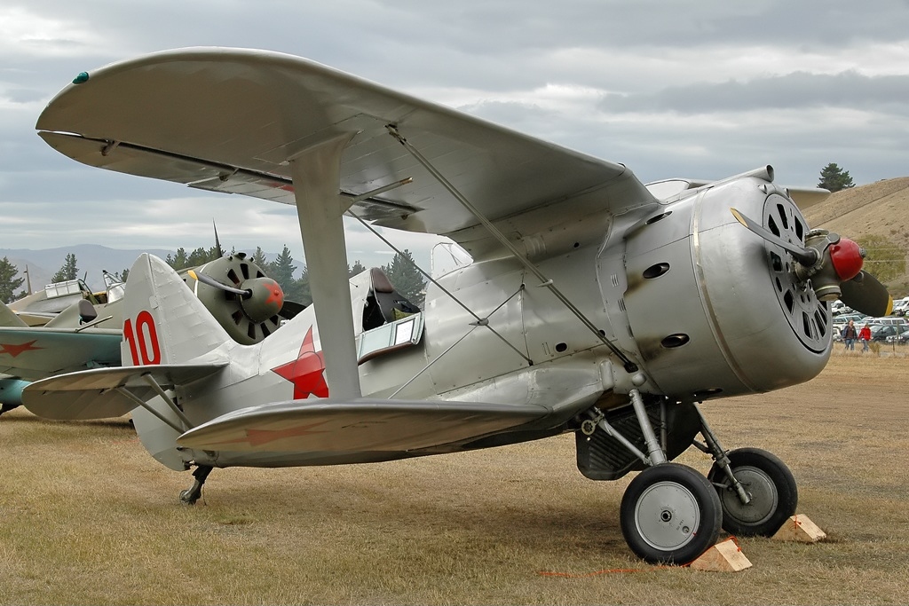 Polikarpov_I-153%2C_Private_JP5712954.jpg