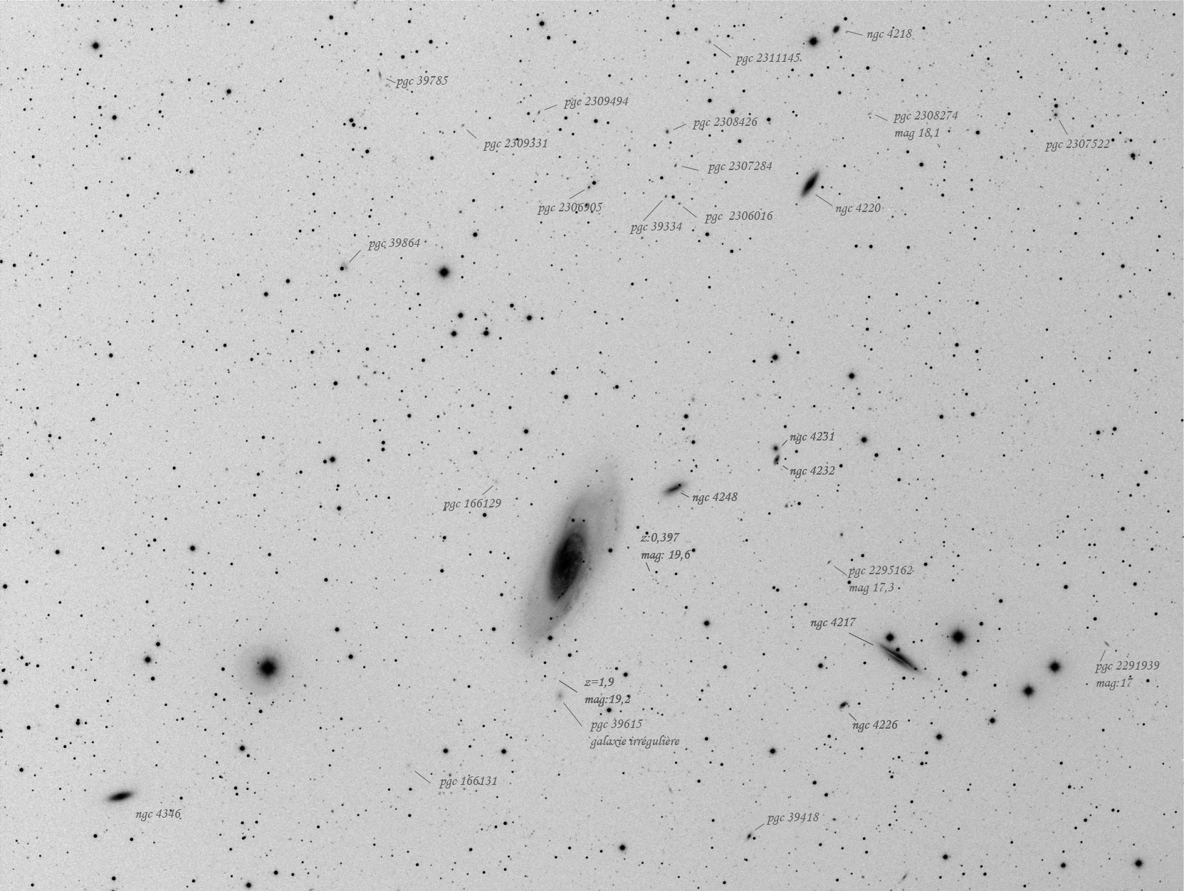 Messier%20106%20et%20ses%20voisines%20invers%e9%20le%2006%2005%202010%20FSQ-QSI..jpg