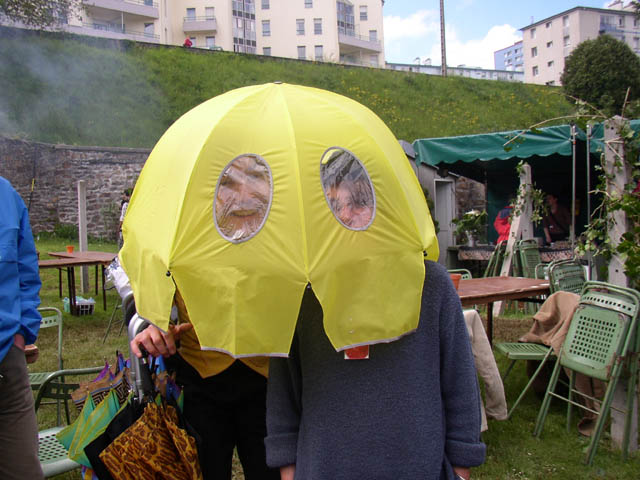 I31yano%20sous%20le%20parapluie.jpg