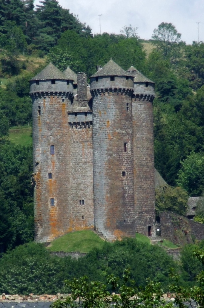 Tournemire_-_Chateau_d%27Anjony_1.jpg