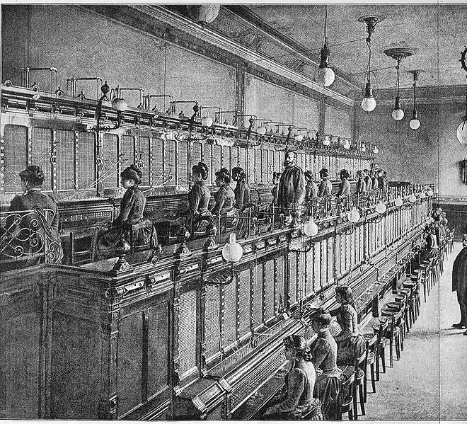 660px-Telephone_Exchange_1892.jpg