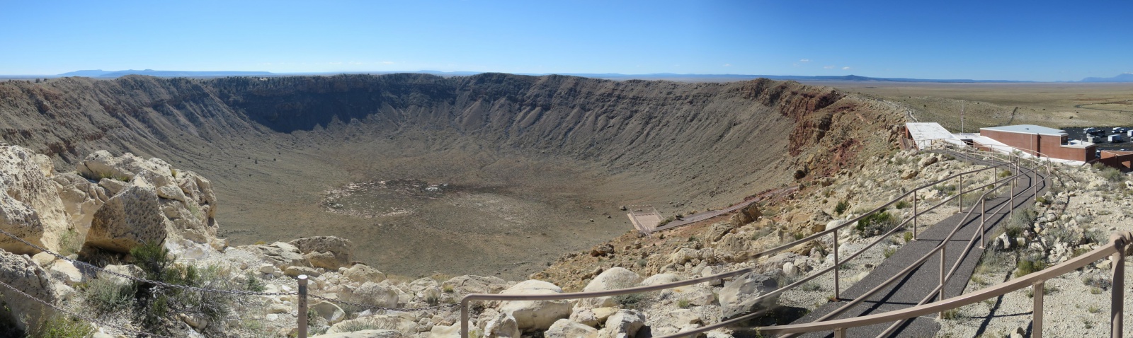 703085panoramameteorcrater.jpg