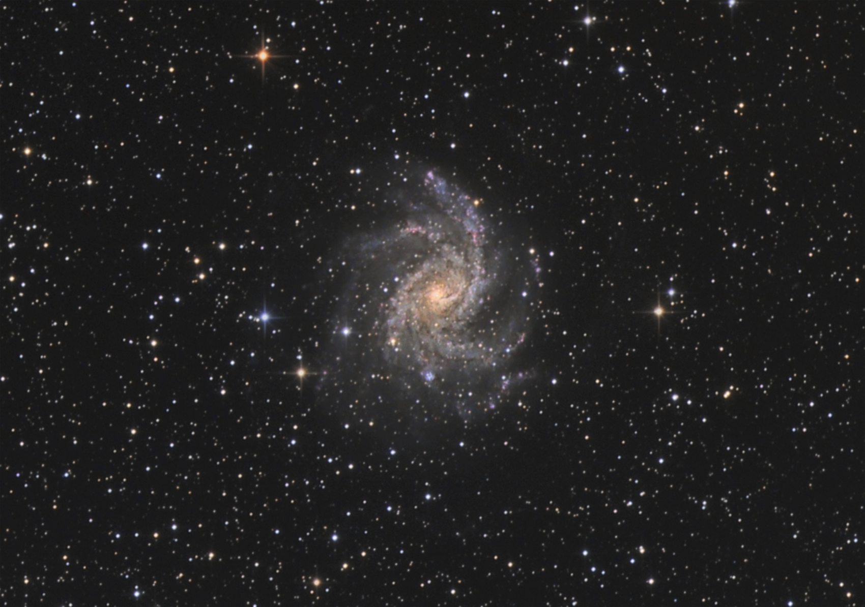 703808NGC6946webcrop1700pix.jpg