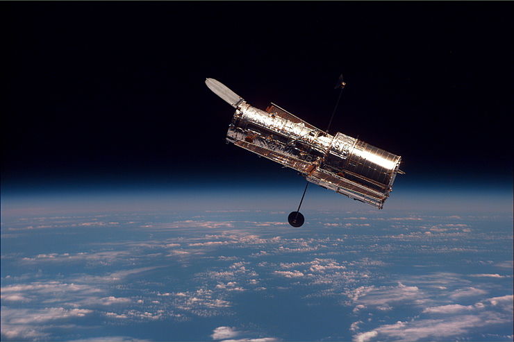 740px-Hubble_01.jpg