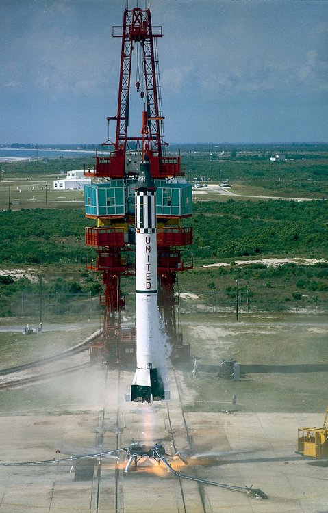 800px-Mercury-Redstone_3_Launch_MSFC-6100884.jpg